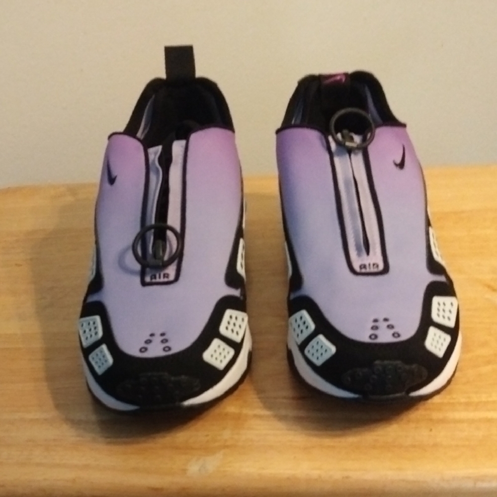 Brand New Nike Womens Lavender and Black Sneakers Size 7.5